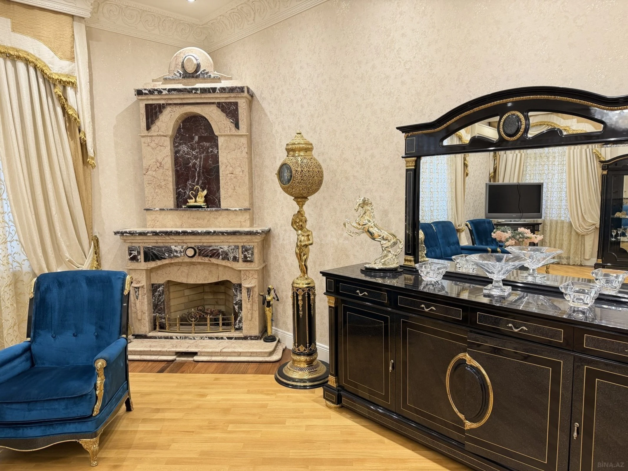 Satılır 6 otaqlı həyət evi 550 m²