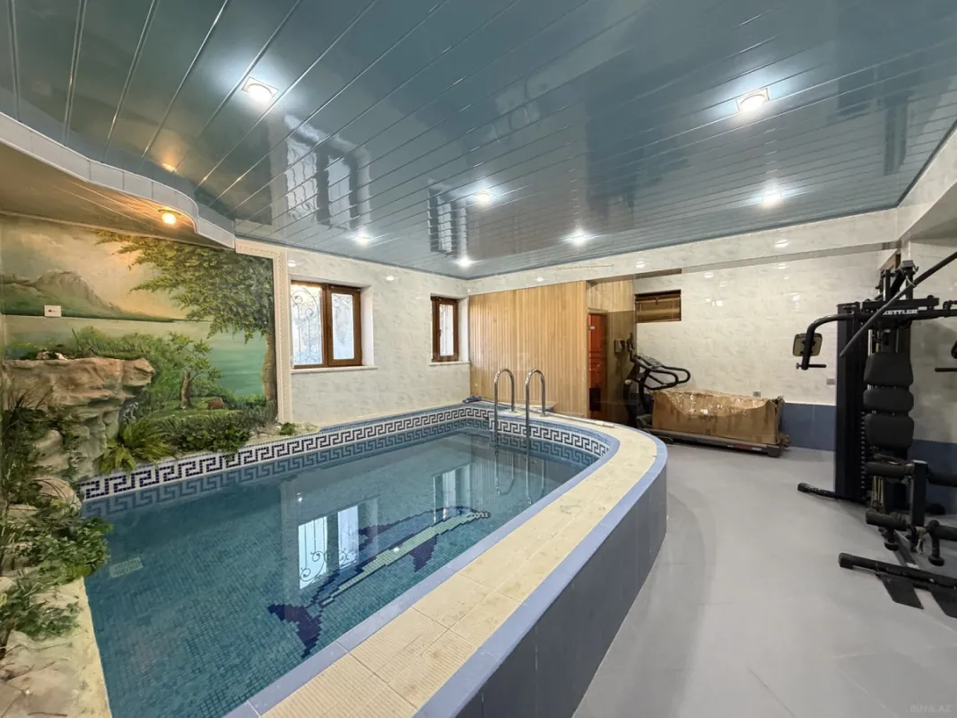 Satılır 6 otaqlı həyət evi 550 m²