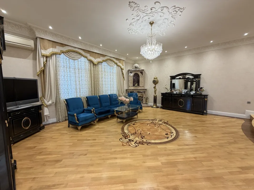 Satılır 6 otaqlı həyət evi 550 m²
