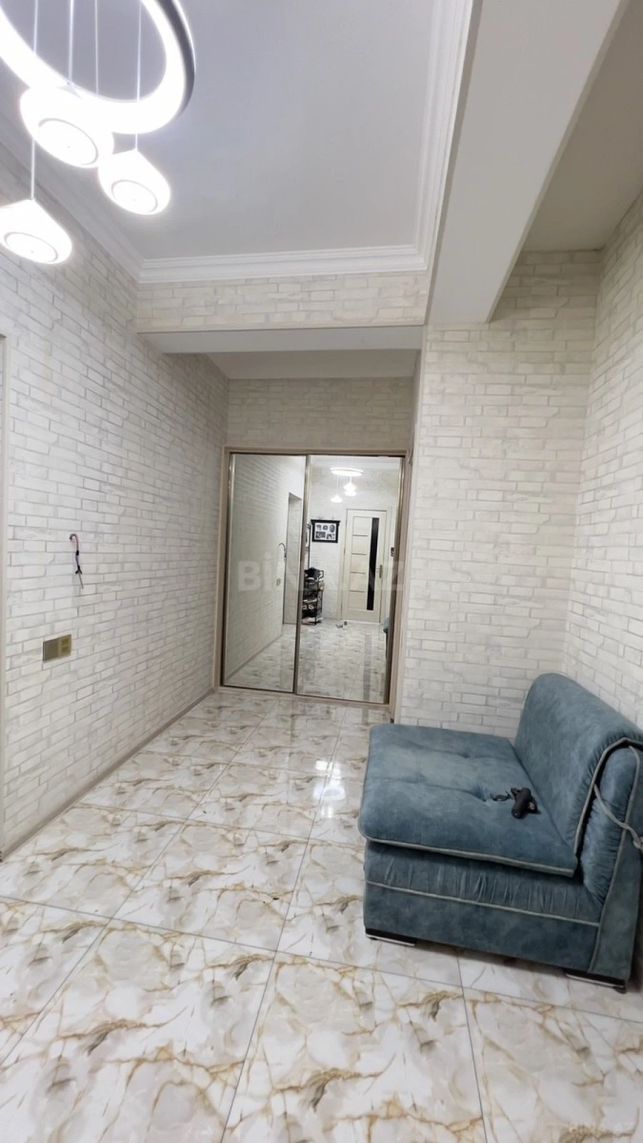 Satılır 2 otaqlı mənzil 82 m²