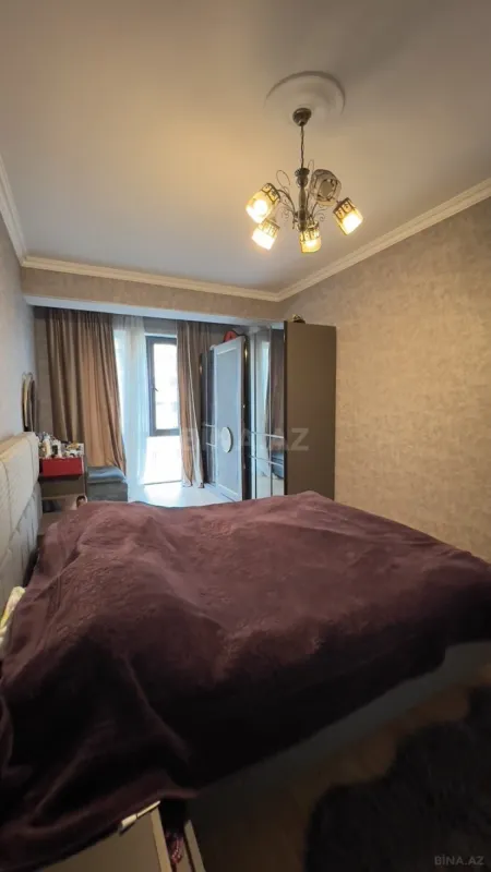 Satılır 2 otaqlı mənzil 82 m²