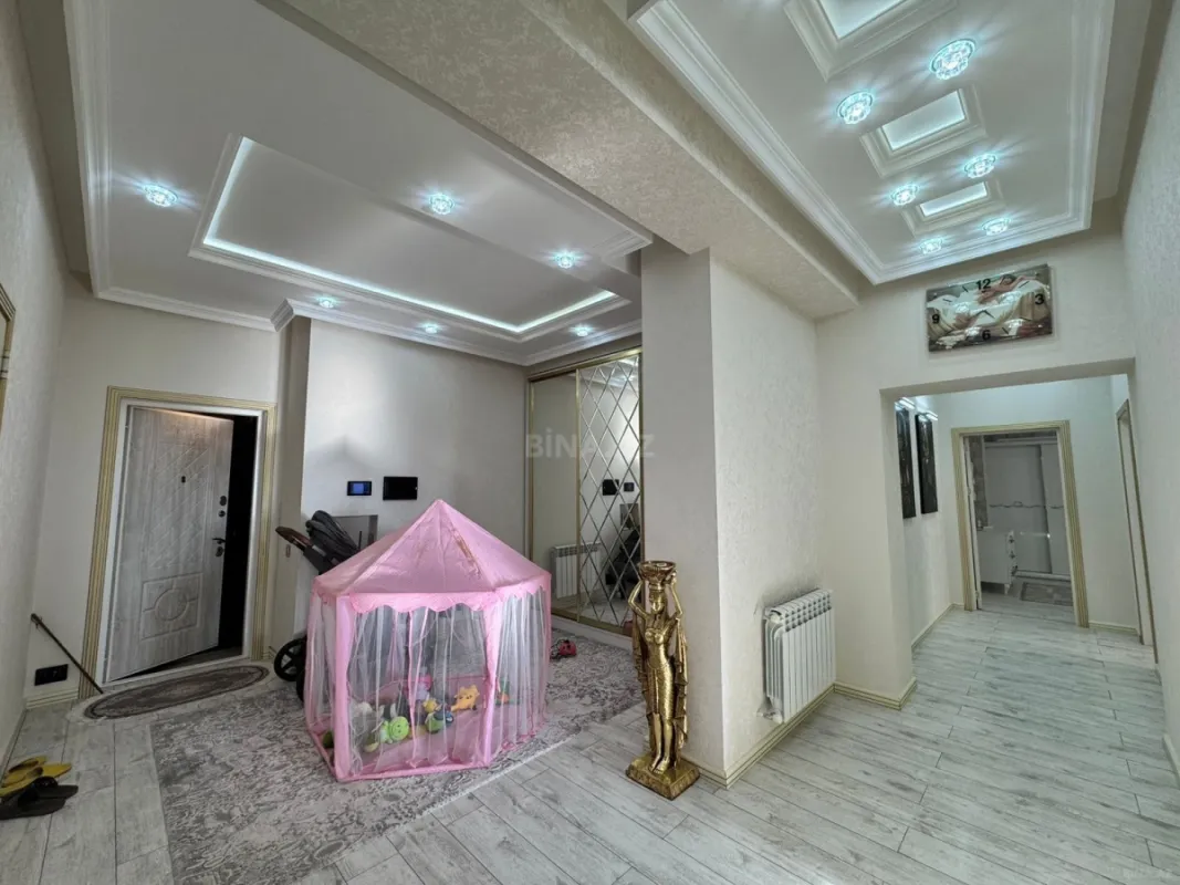 Satılır 3 otaqlı mənzil 120 m²