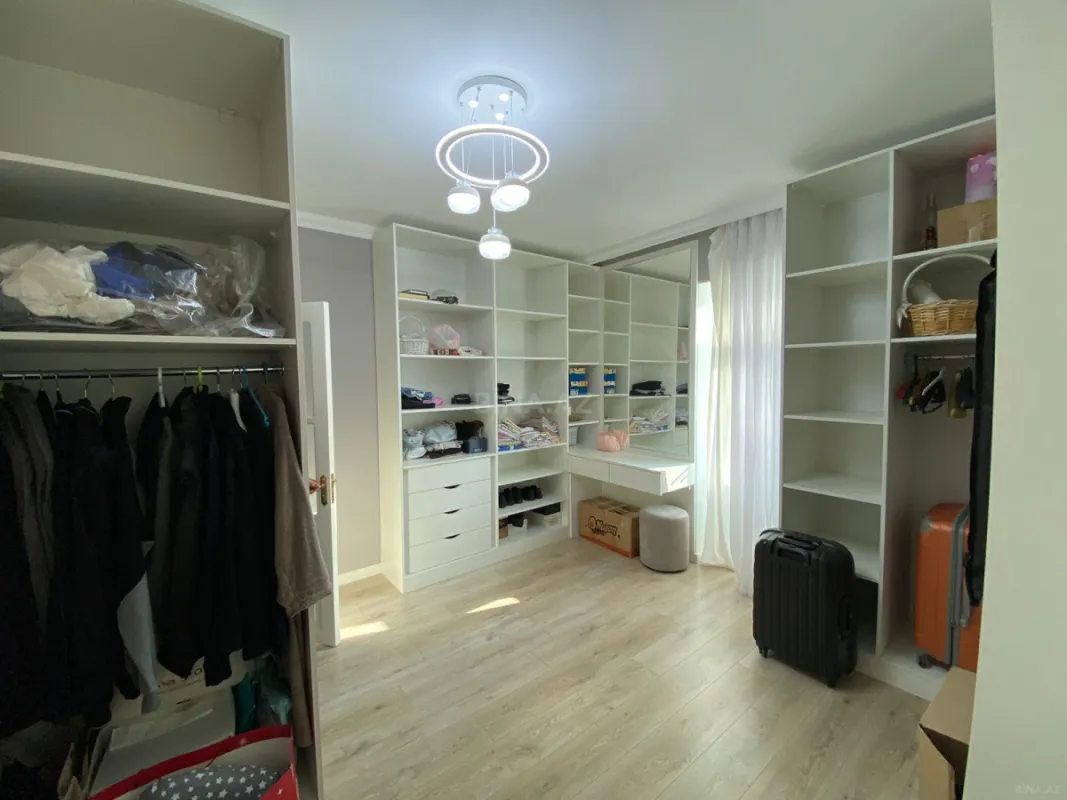 Satılır 4 otaqlı həyət evi 200 m²