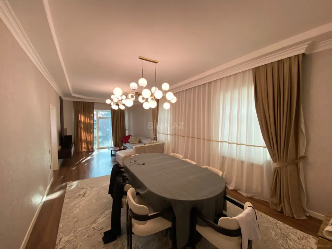 Satılır 4 otaqlı həyət evi 200 m²