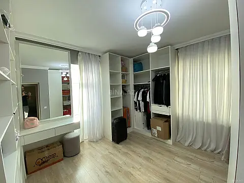 Satılır 4 otaqlı həyət evi 200 m²