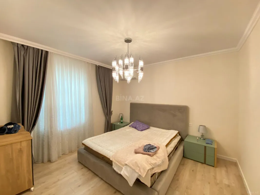 Satılır 4 otaqlı həyət evi 200 m²
