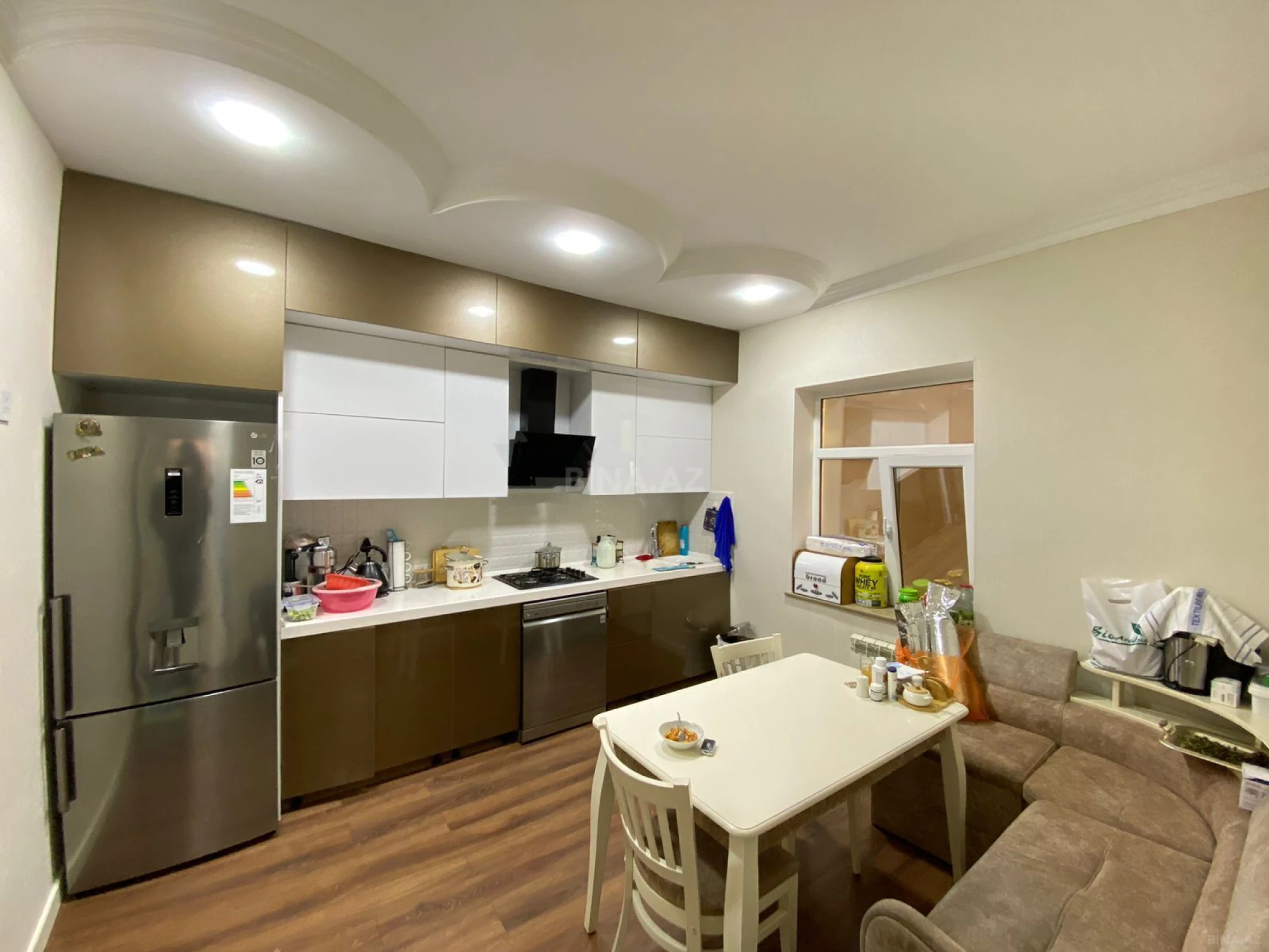 Satılır 4 otaqlı həyət evi 200 m²