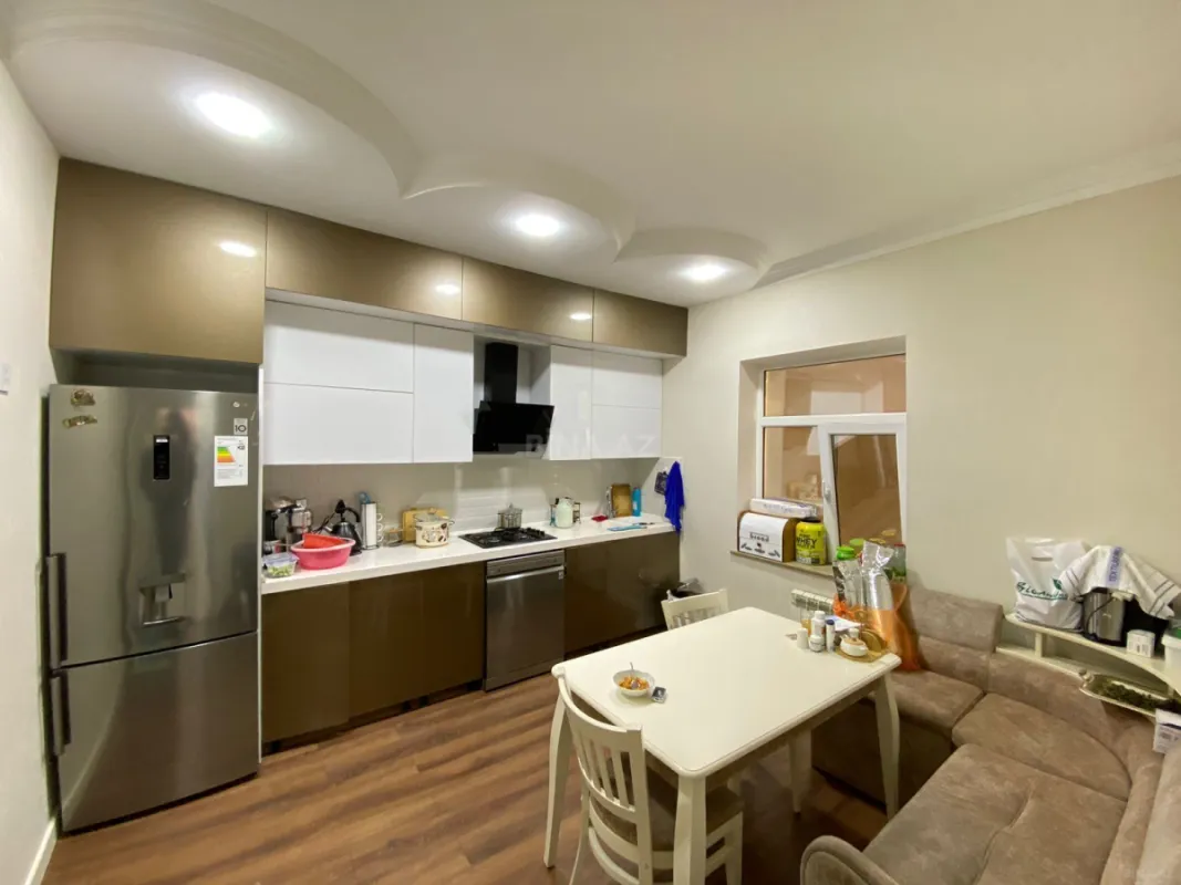 Satılır 4 otaqlı həyət evi 200 m²