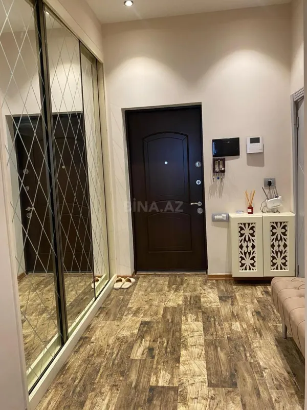 Kirayə verilir 2 otaqlı mənzil 68 m²