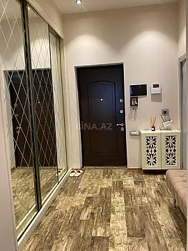 Kirayə verilir 2 otaqlı mənzil 68 m²