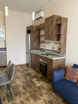 Kirayə verilir 2 otaqlı mənzil 68 m²