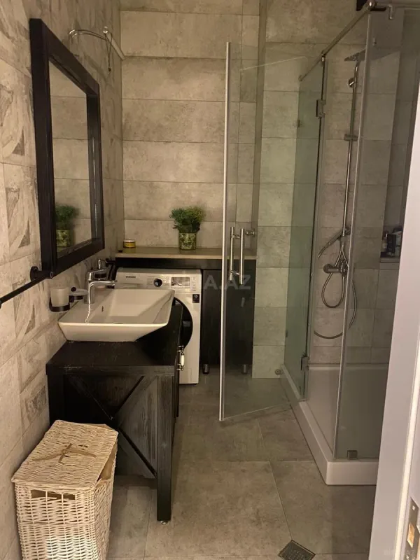 Kirayə verilir 2 otaqlı mənzil 68 m²