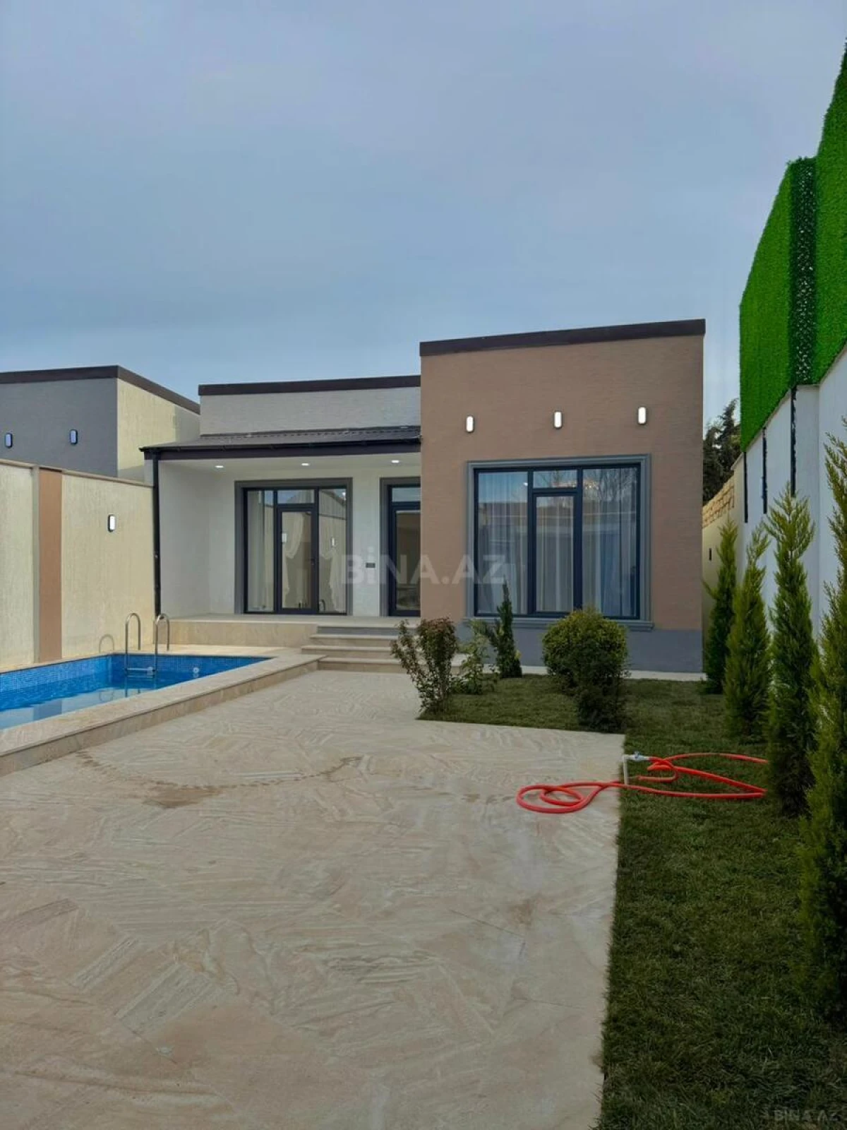 Satılır 4 otaqlı həyət evi 160 m²