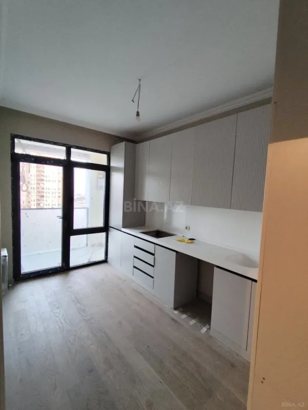 Satılır 2 otaqlı mənzil 61 m²