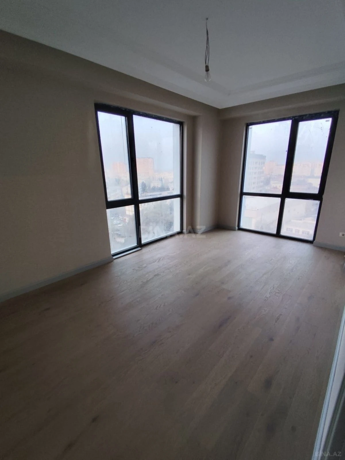 Satılır 2 otaqlı mənzil 61 m²