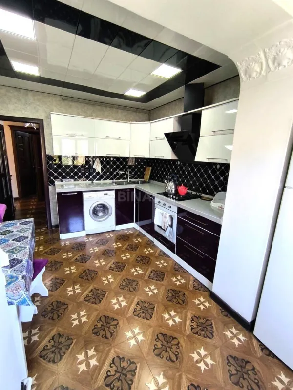 Kirayə verilir 4 otaqlı mənzil 115 m²