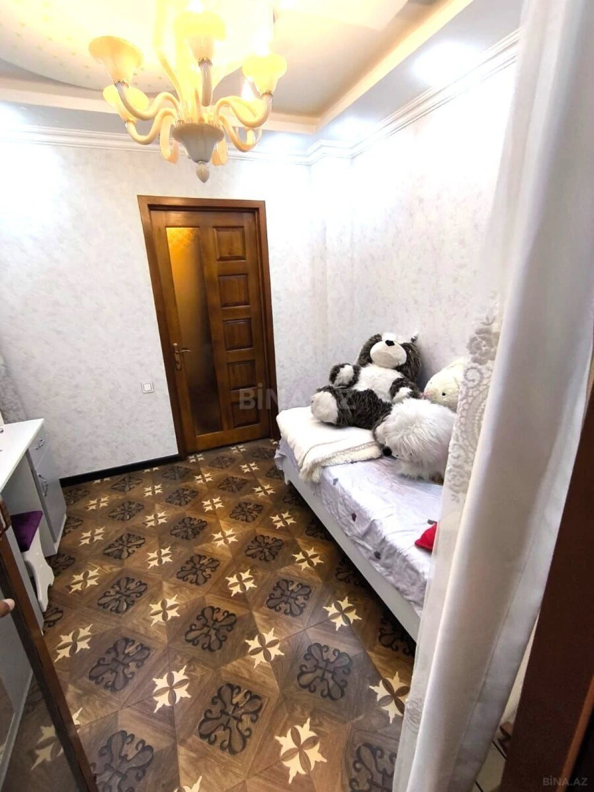 Kirayə verilir 4 otaqlı mənzil 115 m²