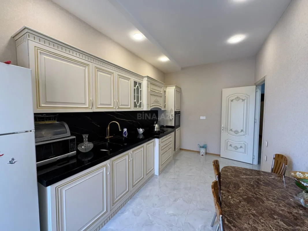 Satılır 3 otaqlı həyət evi 140 m²