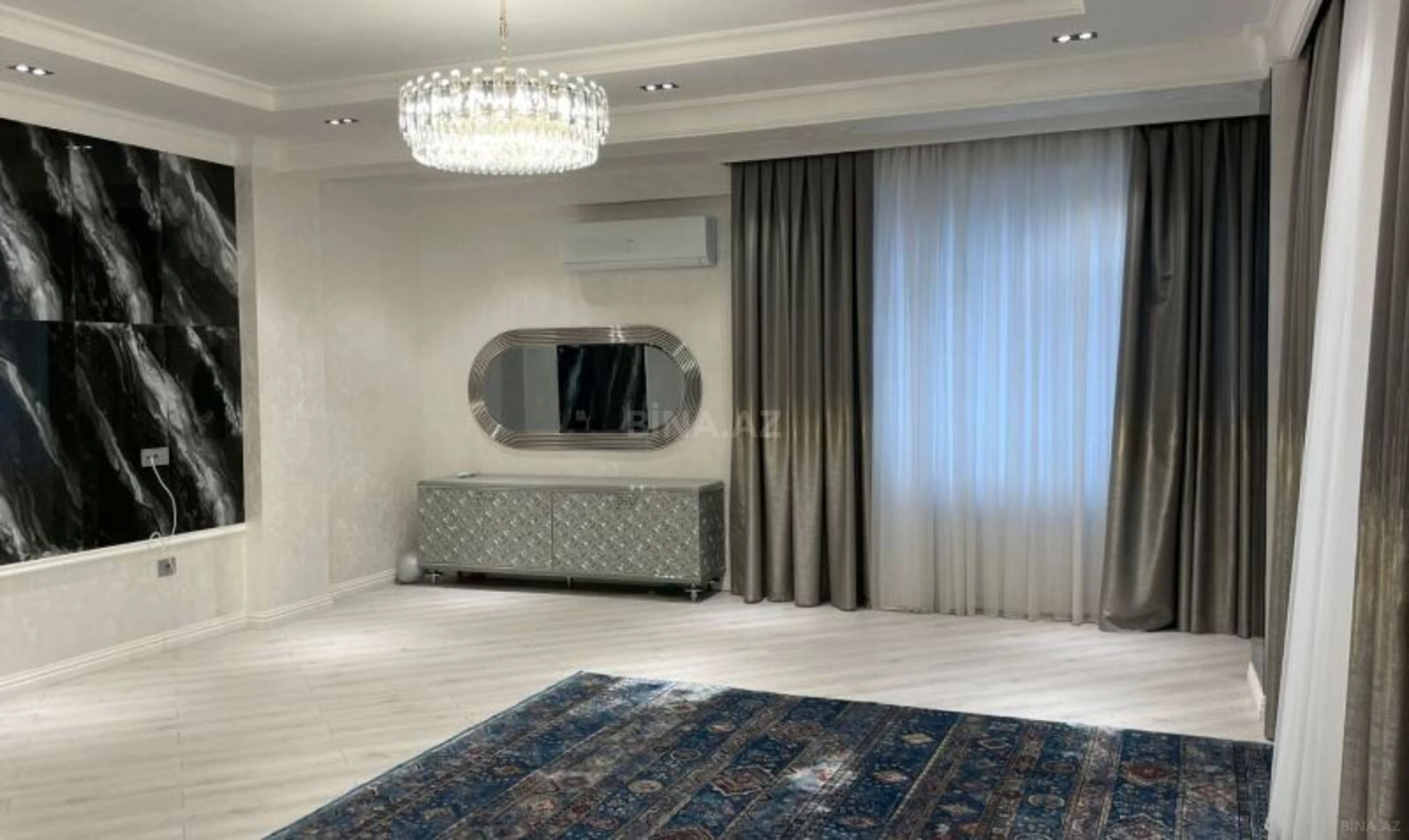 Satılır 3 otaqlı mənzil 135 m²