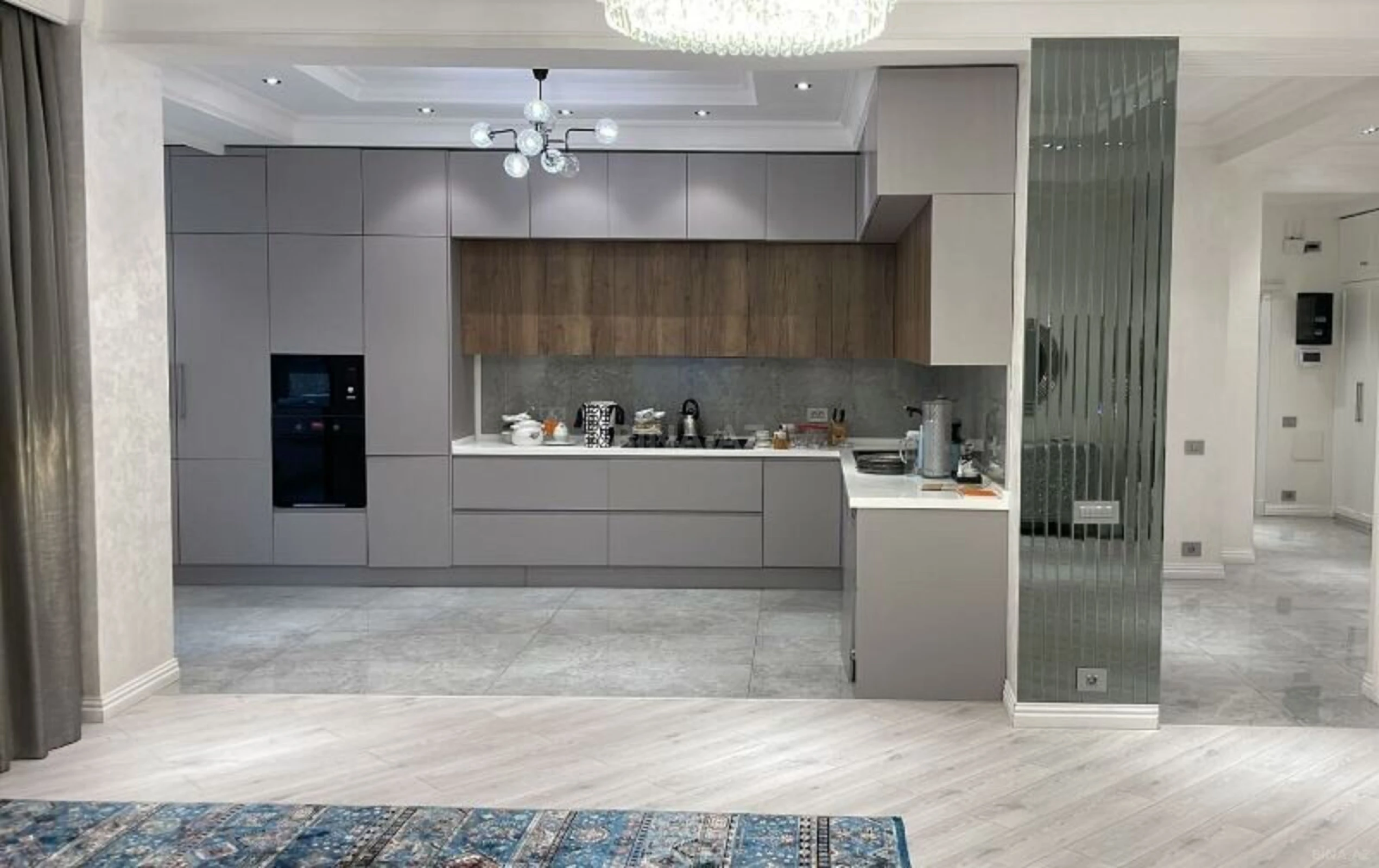 Satılır 3 otaqlı mənzil 135 m²