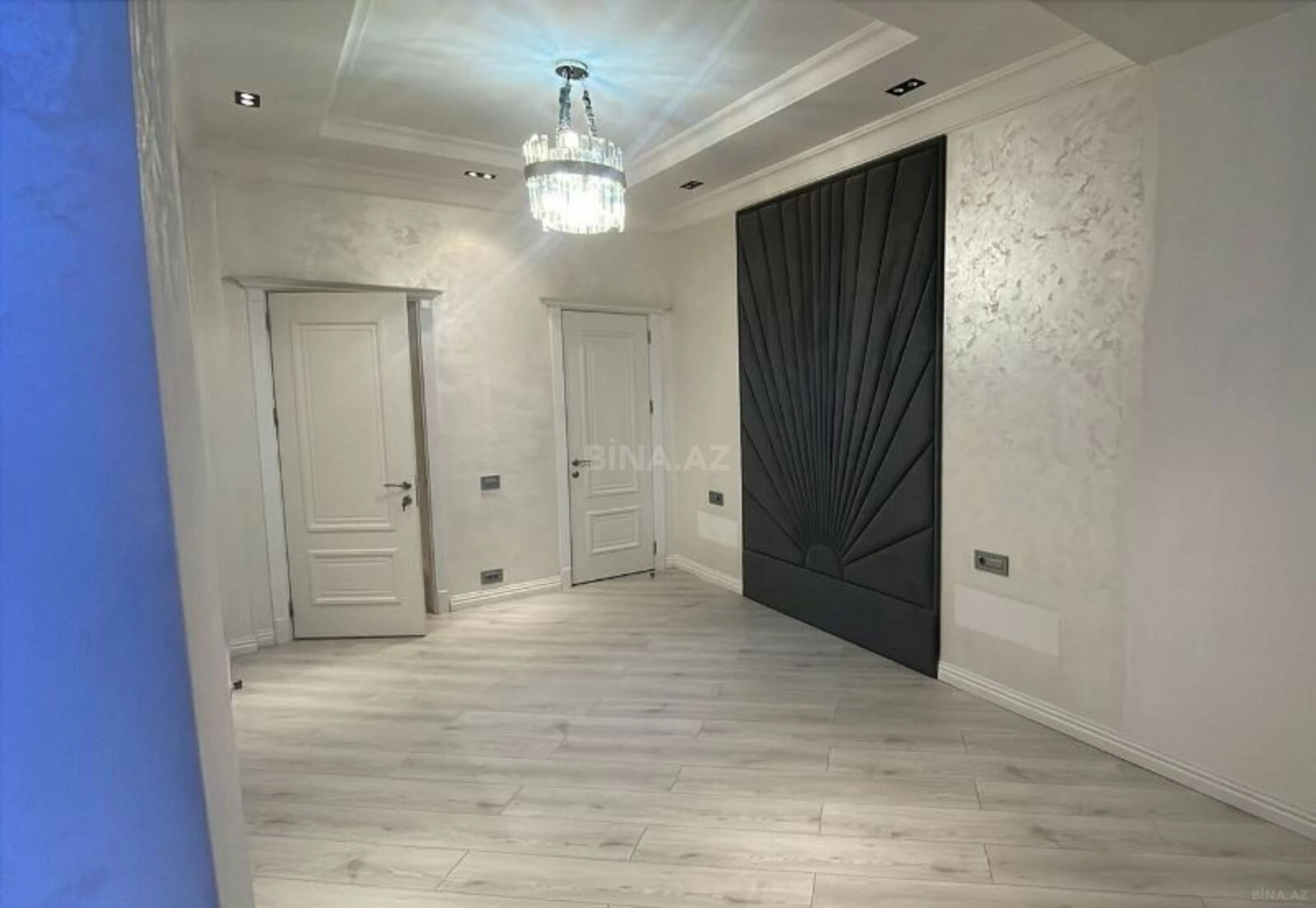 Satılır 3 otaqlı mənzil 135 m²