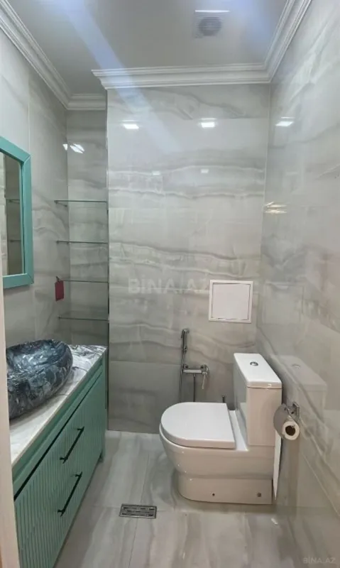 Satılır 3 otaqlı mənzil 135 m²