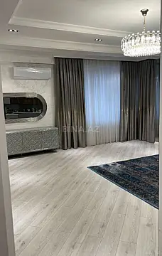 Satılır 3 otaqlı mənzil 135 m²