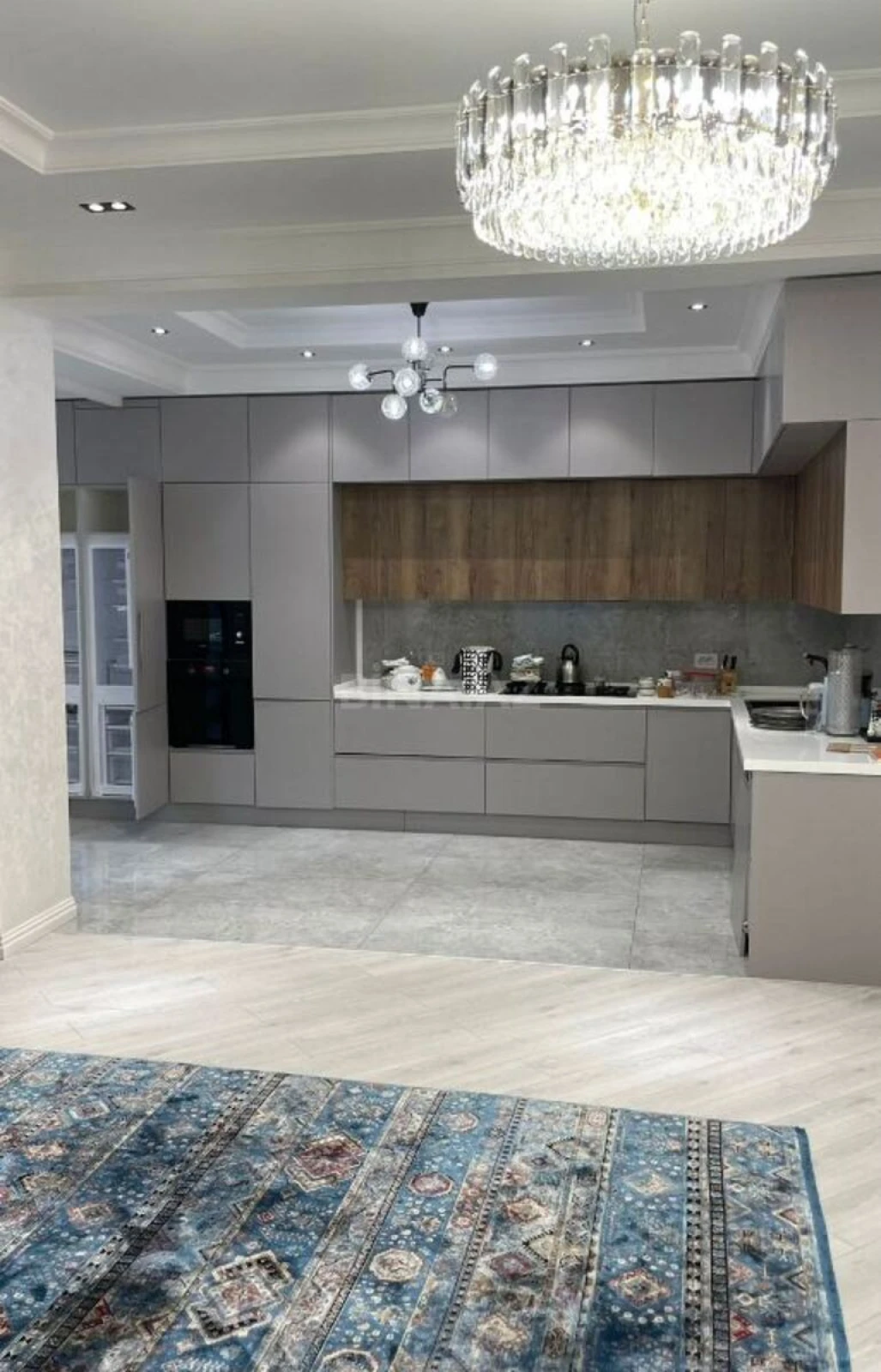 Satılır 3 otaqlı mənzil 135 m²
