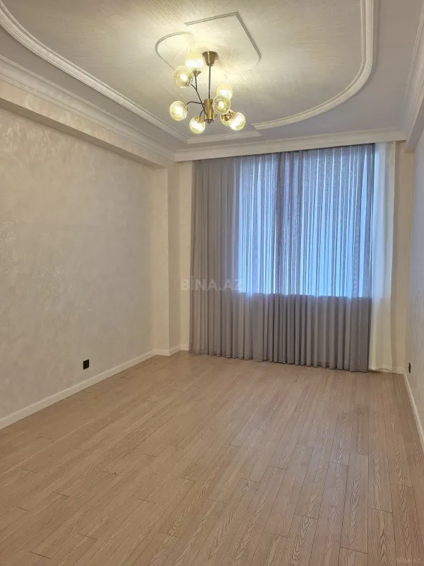 Satılır 3 otaqlı mənzil 127 m²
