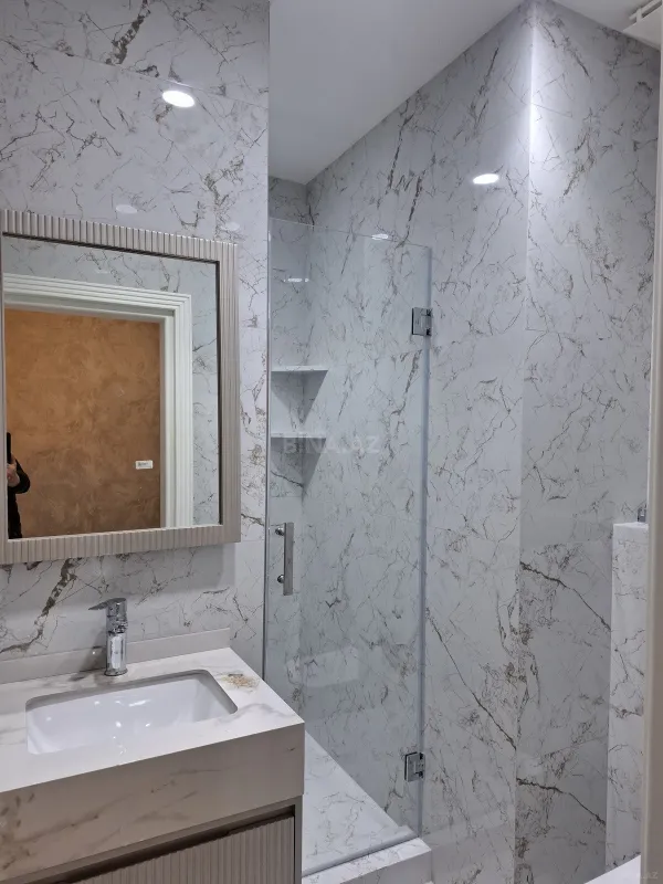 Satılır 3 otaqlı mənzil 127 m²