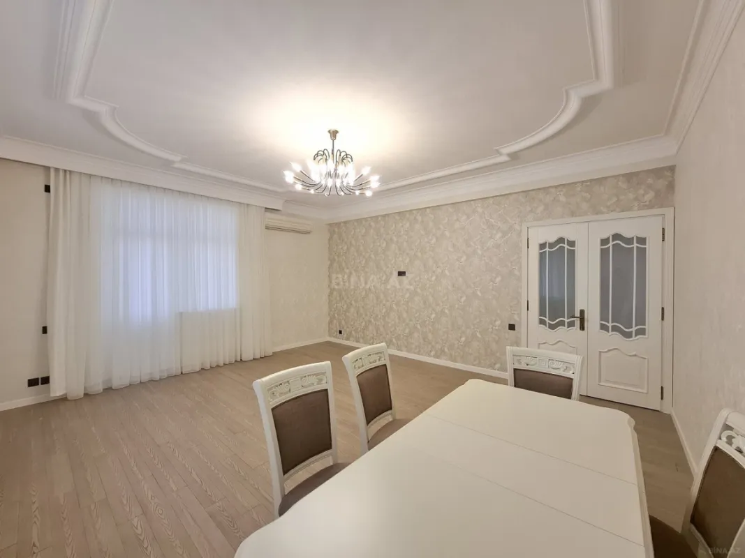 Satılır 3 otaqlı mənzil 127 m²