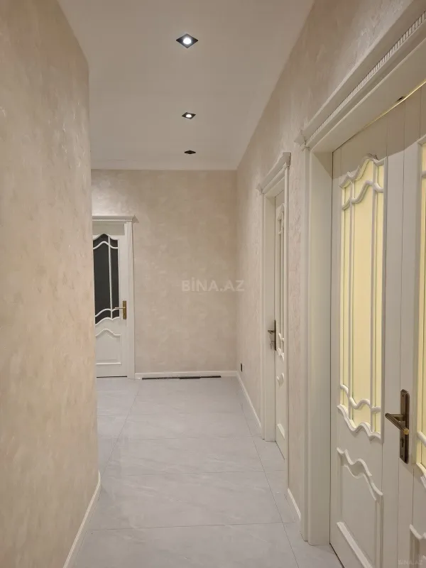 Satılır 3 otaqlı mənzil 127 m²