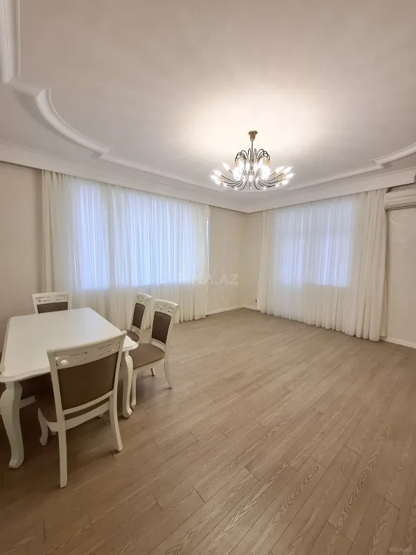 Satılır 3 otaqlı mənzil 127 m²