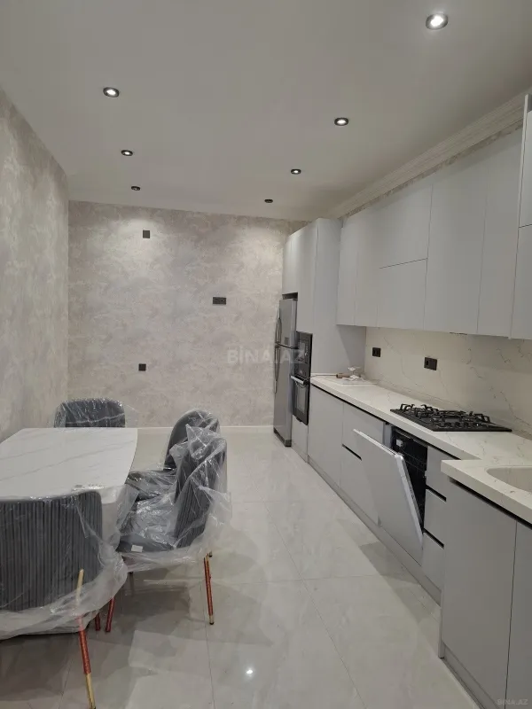 Satılır 3 otaqlı mənzil 127 m²