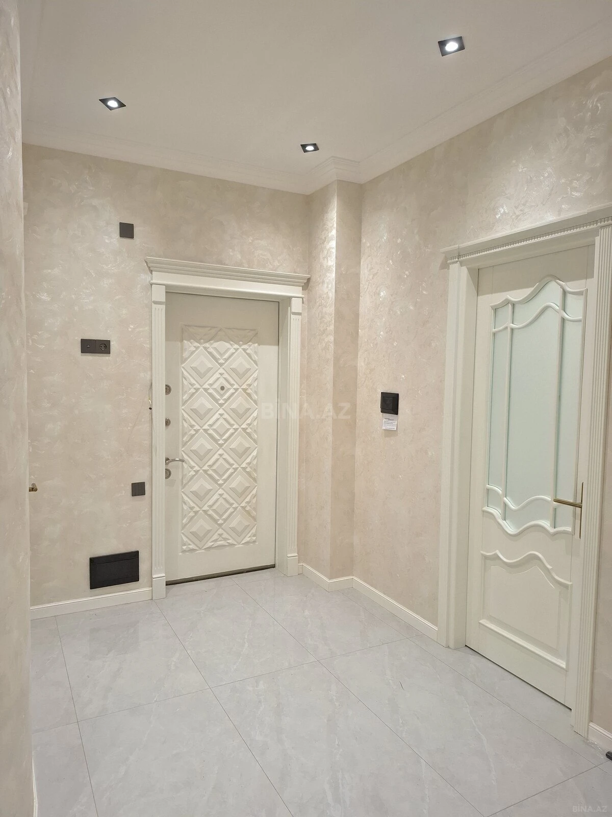 Satılır 3 otaqlı mənzil 127 m²