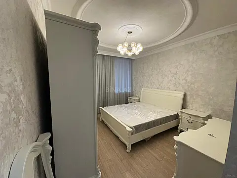 Satılır 3 otaqlı mənzil 127 m²