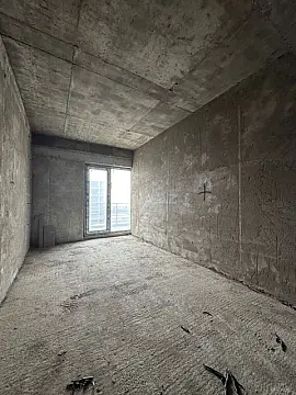 Satılır 4 otaqlı mənzil 190 m²