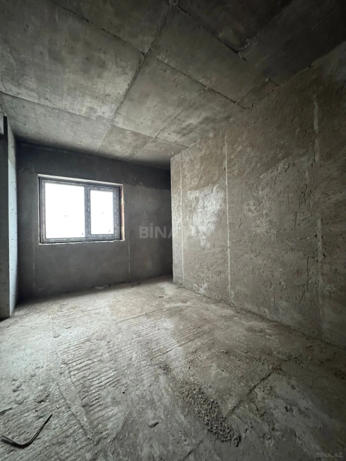 Satılır 4 otaqlı mənzil 190 m²