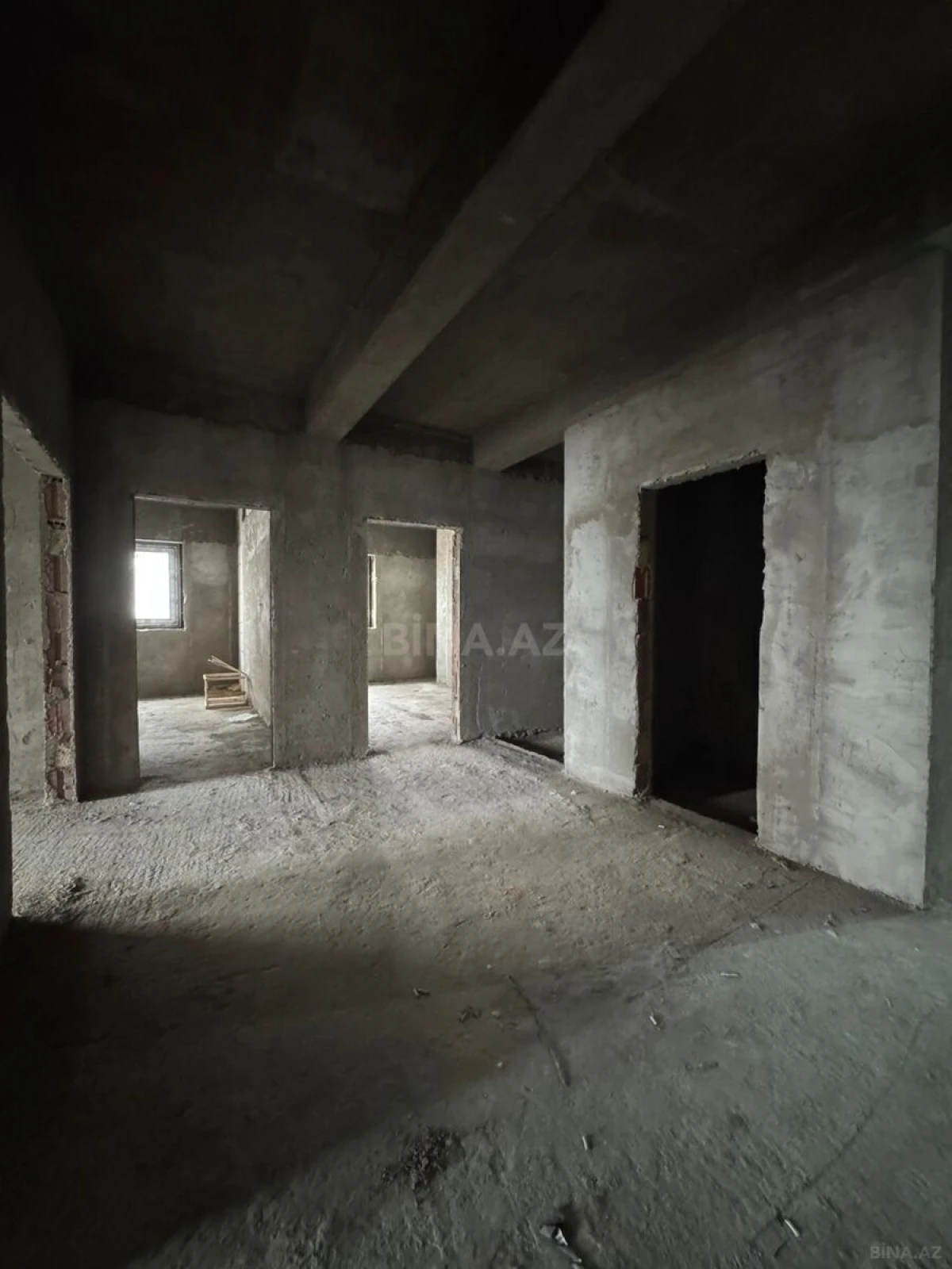 Satılır 4 otaqlı mənzil 190 m²