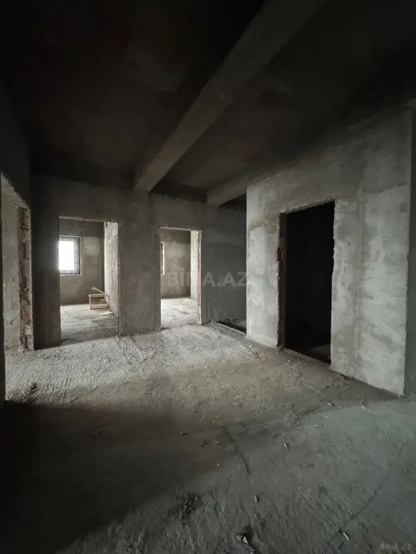 Satılır 4 otaqlı mənzil 190 m²