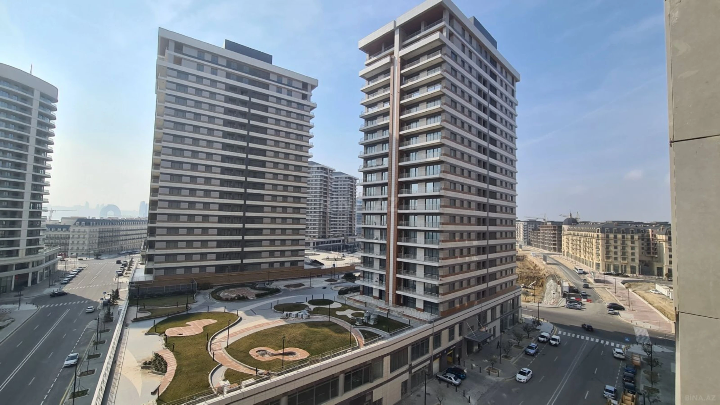 Satılır 4 otaqlı mənzil 190 m²