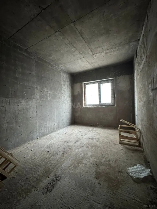 Satılır 4 otaqlı mənzil 190 m²