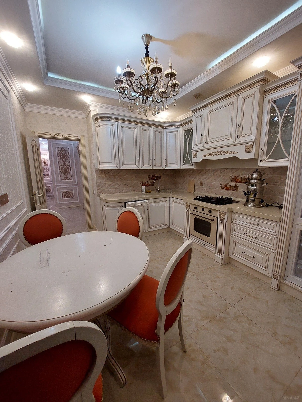 Kirayə verilir 3 otaqlı mənzil 150 m²