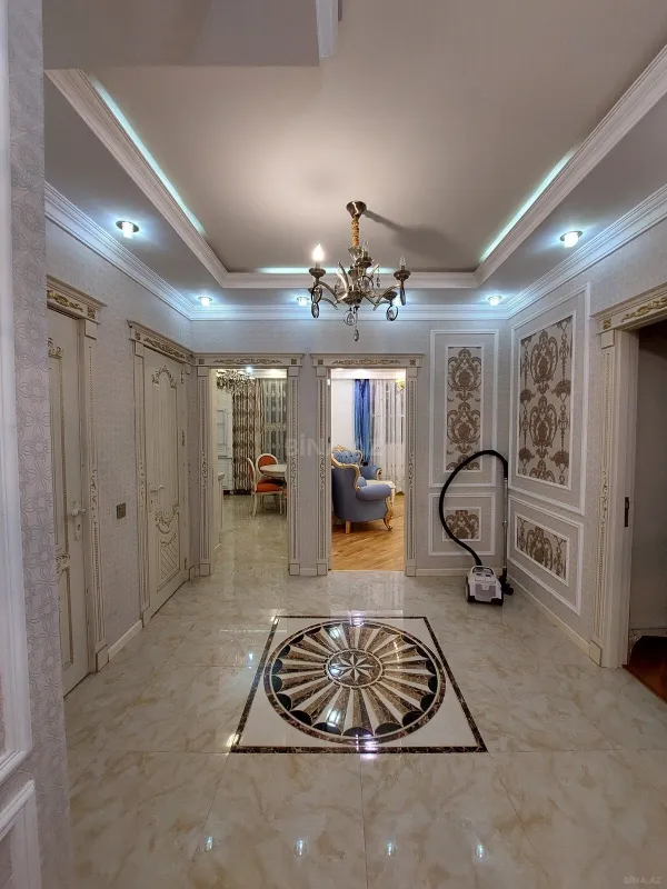 Kirayə verilir 3 otaqlı mənzil 150 m²