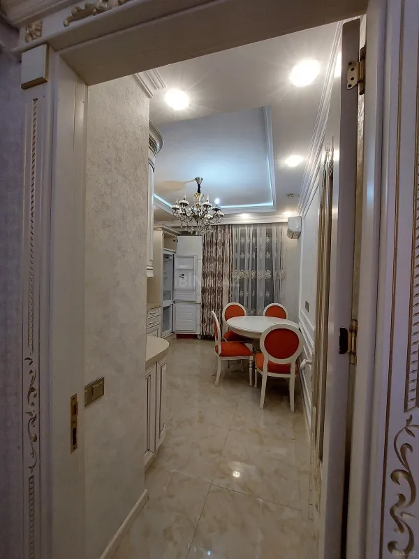 Kirayə verilir 3 otaqlı mənzil 150 m²