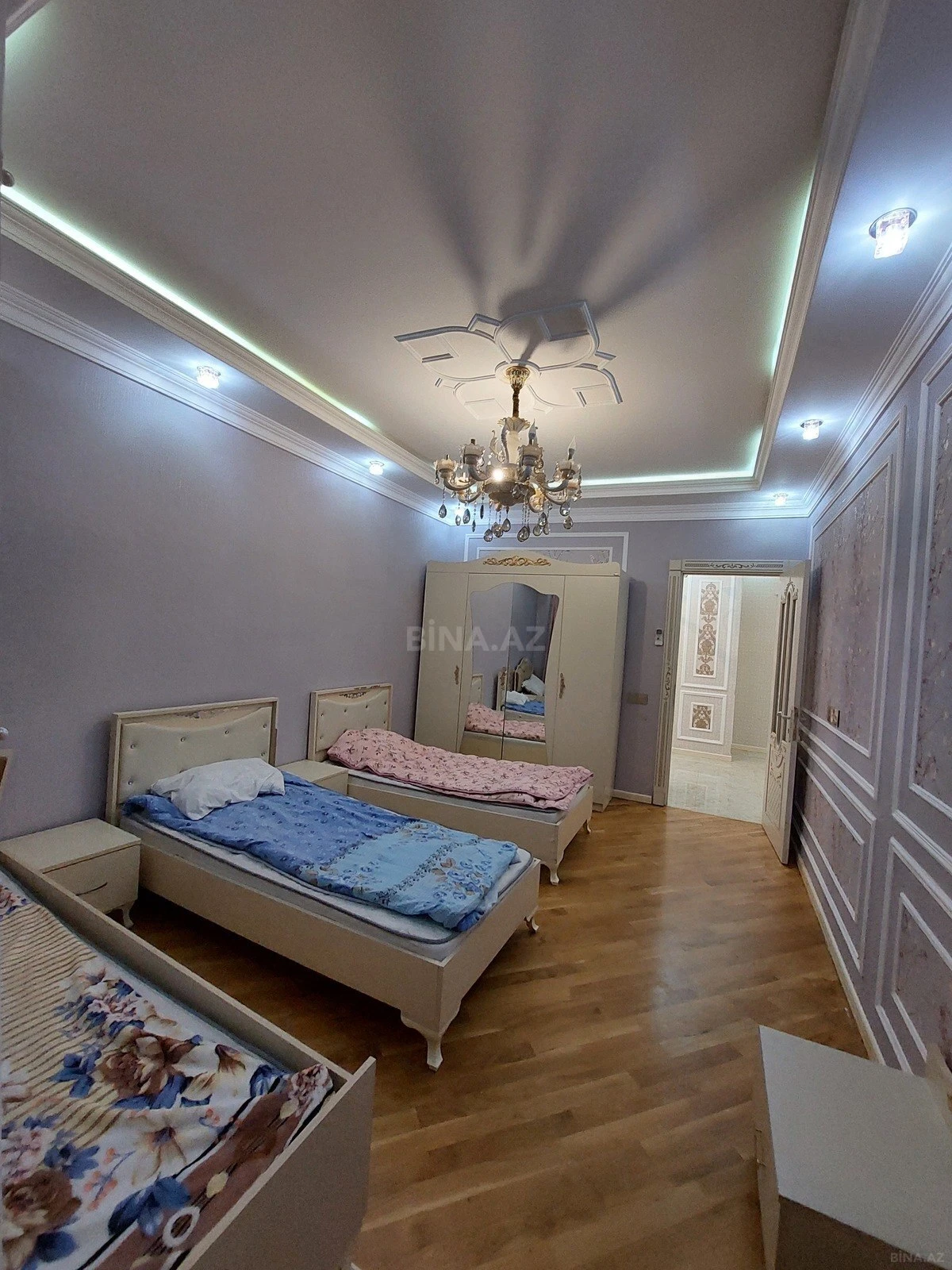 Kirayə verilir 3 otaqlı mənzil 150 m²