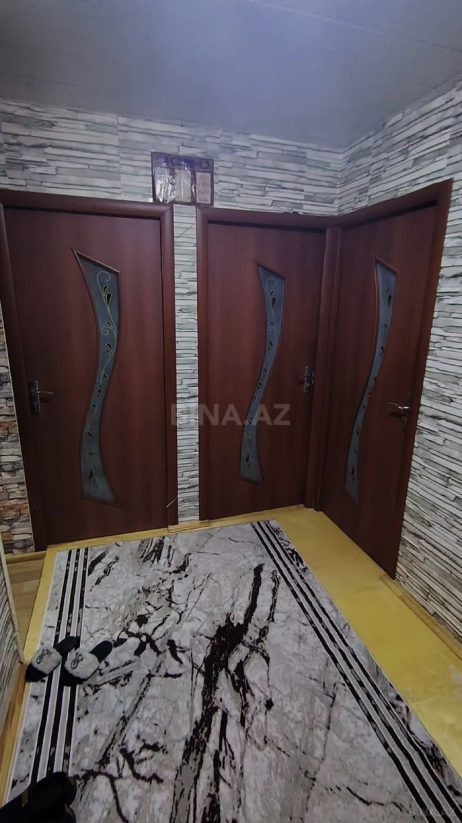 Satılır 4 otaqlı mənzil 82 m²