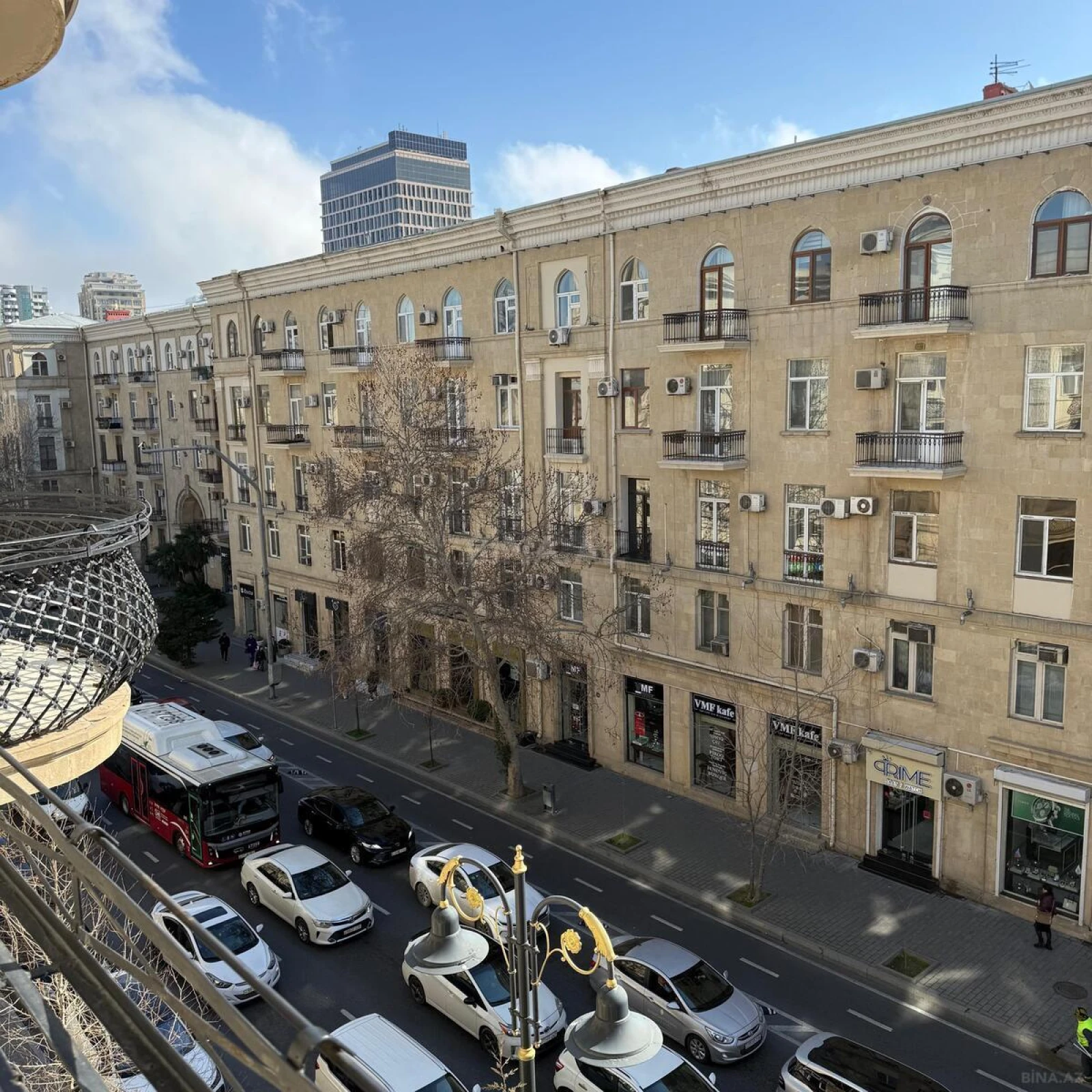 Satılır 5 otaqlı mənzil 169 m²