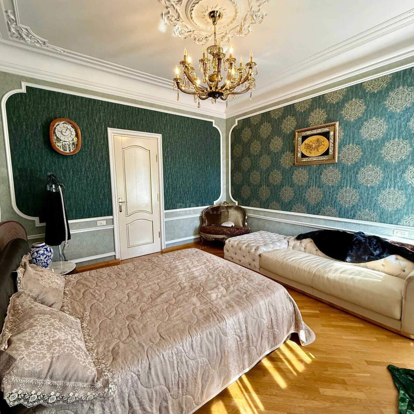 Satılır 5 otaqlı mənzil 169 m²