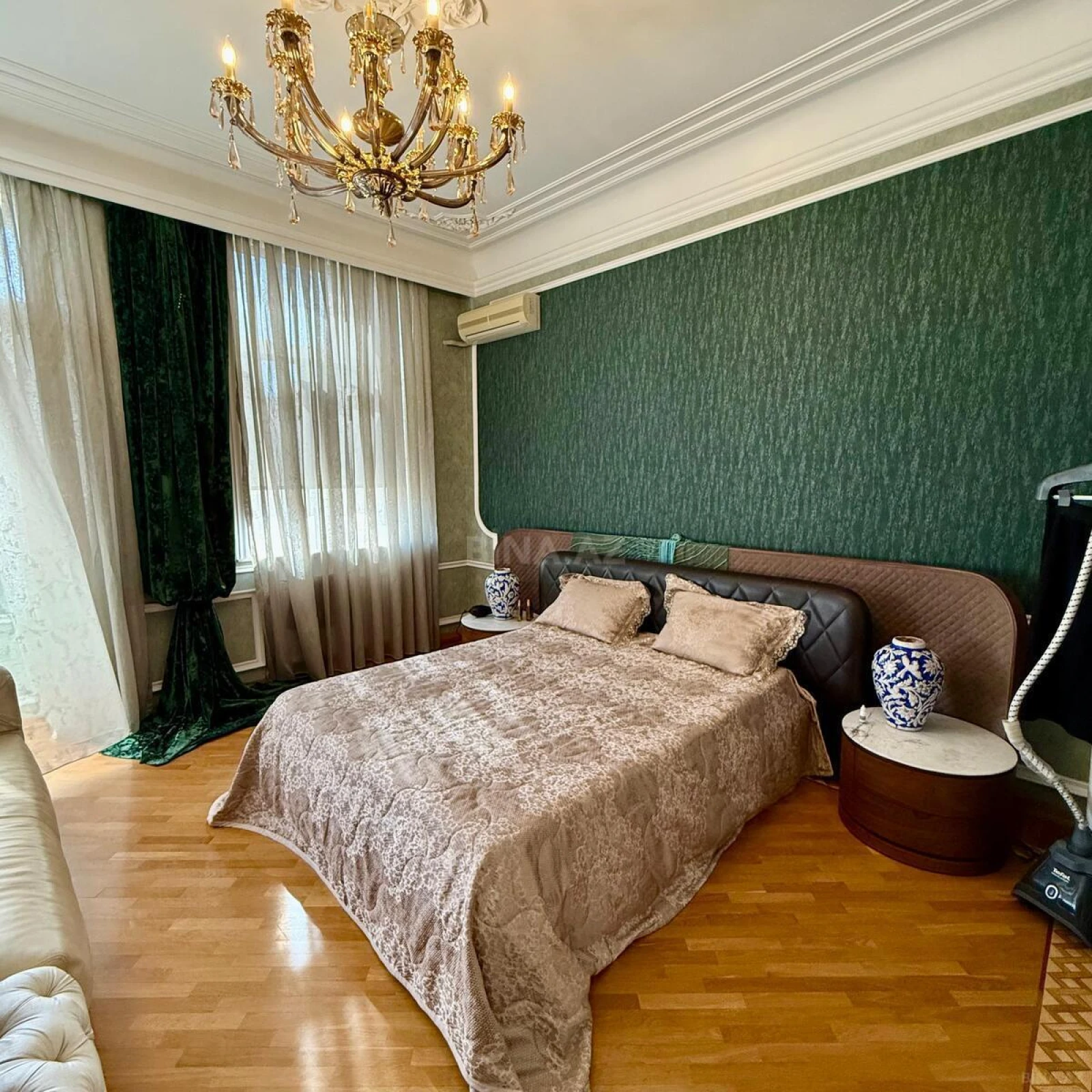 Satılır 5 otaqlı mənzil 169 m²